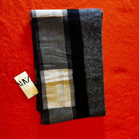 Zara black and gray wool blend check plaid scarf wrap NWT - Picture 3 of 8